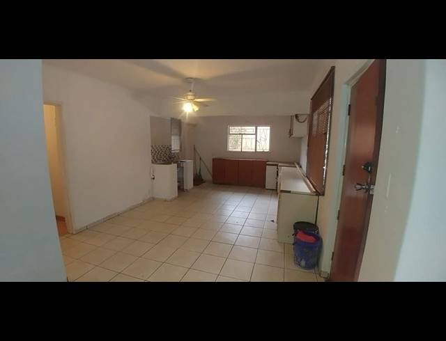4 BEDROOM HOUSE FOR SALE IN SOPHIATOWN